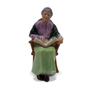 ROYAL DOULTON The Family Album HN2321 Grandma Figurine England Vintage 6.2 in